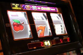 stpslot Tembak Ikan Alien Hunter tema futuristik senjata laser hadiah jackpot